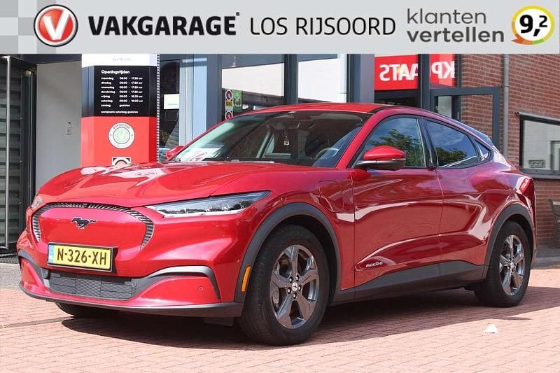 Rood, metallic lak Gebruikt 2021 Ford Mustang Mach-E SUV | € 24.990 (Goede deal) - Afbeelding 1/4