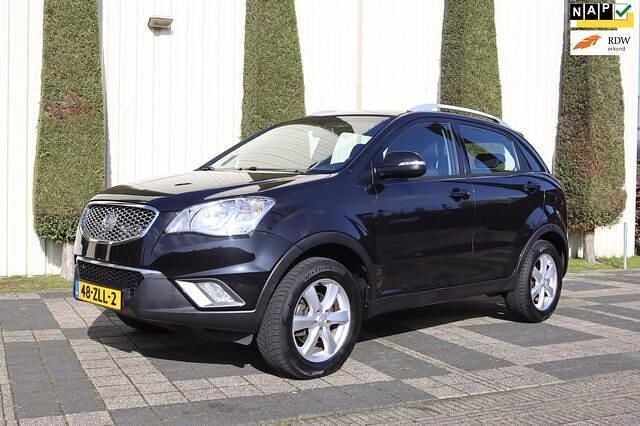 Zwart Gebruikt 2013 Ssangyong (KGM) Korando Crystal SUV | € 6.675 - Afbeelding 1/4