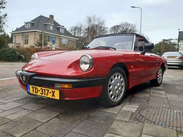 Rood Gebruikt 1988 Alfa Romeo Spider Quadrifoglio Verde Cabriolet | € 17.500 - Afbeelding 1/4
