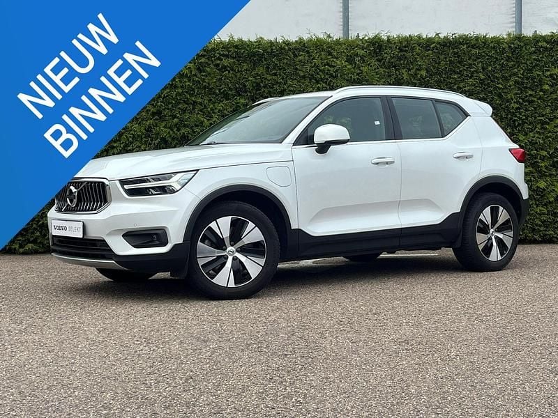 Wit Gebruikt 2021 Volvo XC40 Business Edition SUV | € 28.940 (Super prijs) - Afbeelding 1/4