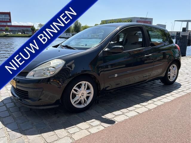 Zwart Gebruikt 2006 Renault Clio II Hatchback | € 1.450 (Goede deal) - Afbeelding 1/4