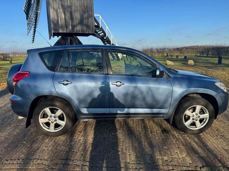 Blauw Gebruikt 2007 Toyota RAV4 Sol MPV | € 7.250 (Eerlijke prijs) - Afbeelding 1/4