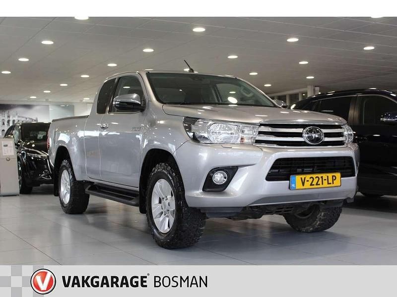 Zilver (metallic) Gebruikt 2018 Toyota HiLux Pickup | € 34.301 (Iets duurder) - Afbeelding 1/4