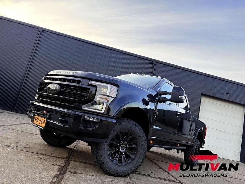 Zwart Gebruikt 2021 Ford F250 Tremor Pickup | € 84.855 - Afbeelding 1/4