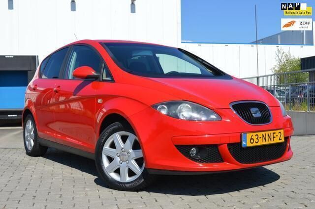 Rood Gebruikt 2009 Seat Altea Reference MPV | € 1.495 (Goede deal) - Afbeelding 1/4