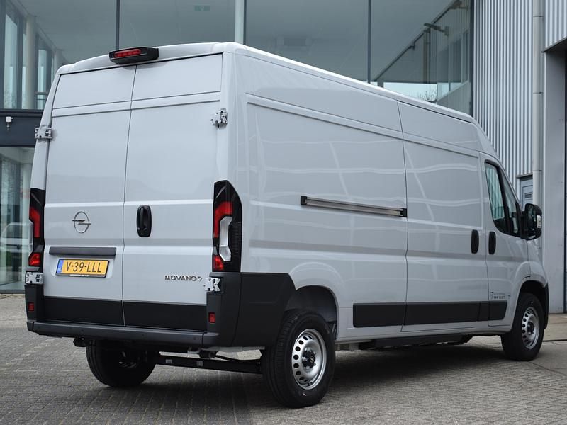 Occasion Opel Movano 205 kW (279 PK) 2025 Iron grey (licht grijs) Van