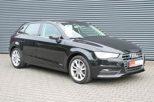 Zwart, metallic lak Gebruikt 2014 Audi A3 Sportback Ambiente Hatchback | € 11.750 (Goede deal) - Afbeelding 1/4