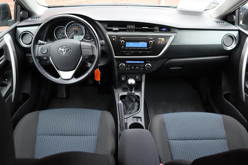 Occasion Toyota Auris 101 PK (74 kW) 2014 Bruin Hatchback