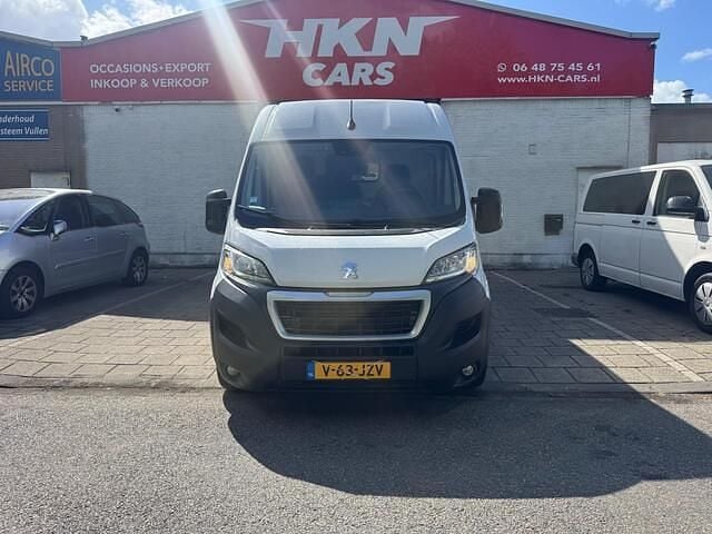 Wit Gebruikt 2022 Peugeot Boxer Van | € 15.950 (Goede deal) - Afbeelding 1/4