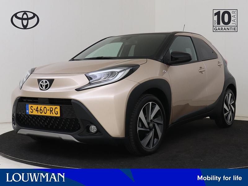 Bruin Occasion 2023 Toyota Aygo X Envy SUV | € 18.950 (Eerlijke prijs) - Afbeelding 1/4