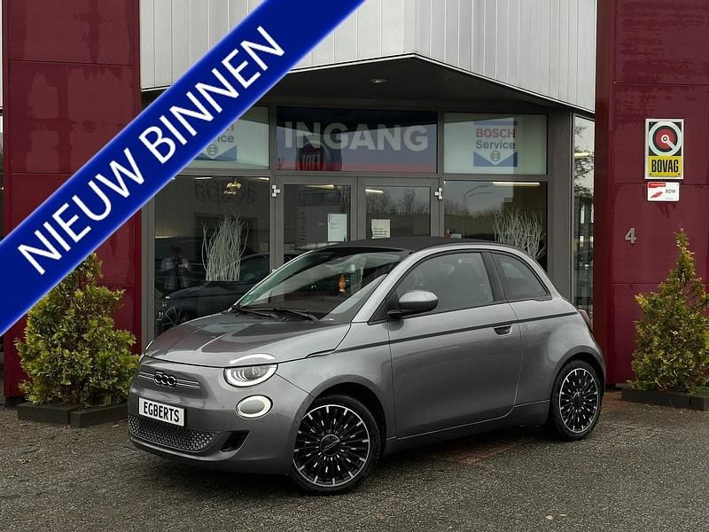 Grijs (metallic) Gebruikt 2022 Fiat 500e Icon Cabriolet | € 15.950 (Super prijs) - Afbeelding 1/4