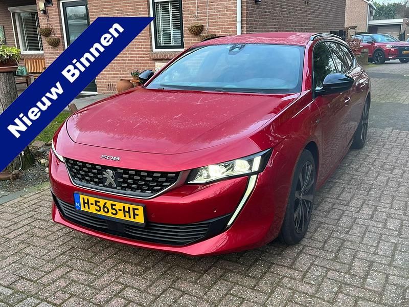 Rood Occasion 2019 Peugeot 508 Allure Stationwagen | € 18.949 (Eerlijke prijs) - Afbeelding 1/4
