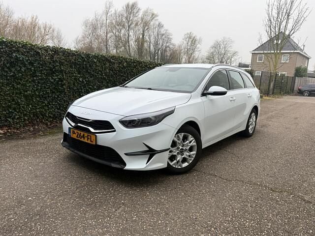 Wit Gebruikt 2022 Kia Ceed Sportswagon Stationwagen | € 14.900 - Afbeelding 1/4