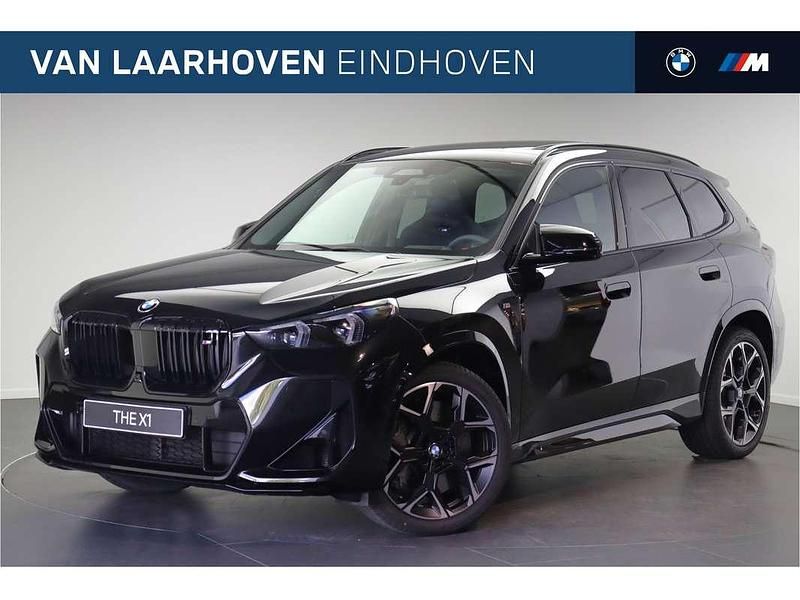 Zwart Nieuw 2025 BMW X1 Executive SUV | € 101.811 - Afbeelding 1/4