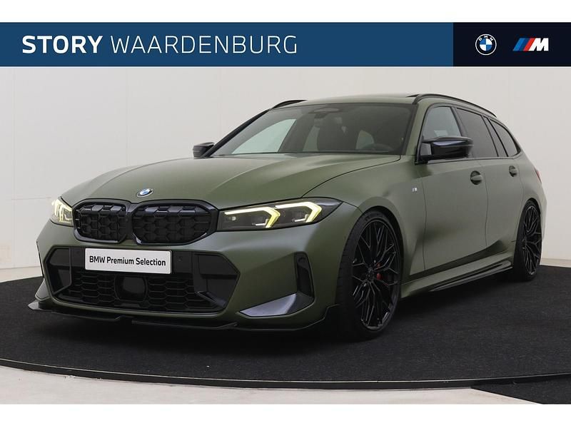 Frozen urban green Gebruikt 2024 BMW M340 Executive Sedan | € 109.950 - Afbeelding 1/4