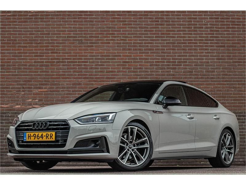 Grijs Gebruikt 2020 Audi A5 S-Line Coupé | € 30.950 (Iets duurder) - Afbeelding 1/4