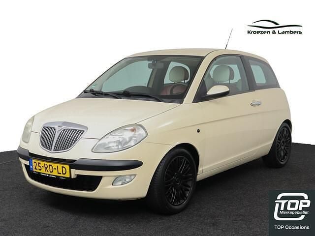 Wit Gebruikt 2005 Lancia Ypsilon Hatchback | € 1.995 (Duur) - Afbeelding 1/4