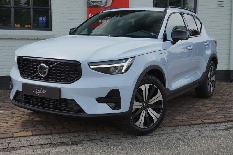 Blauw Gebruikt 2023 Volvo XC40 Plus SUV | € 44.400 (Eerlijke prijs) - Afbeelding 1/4