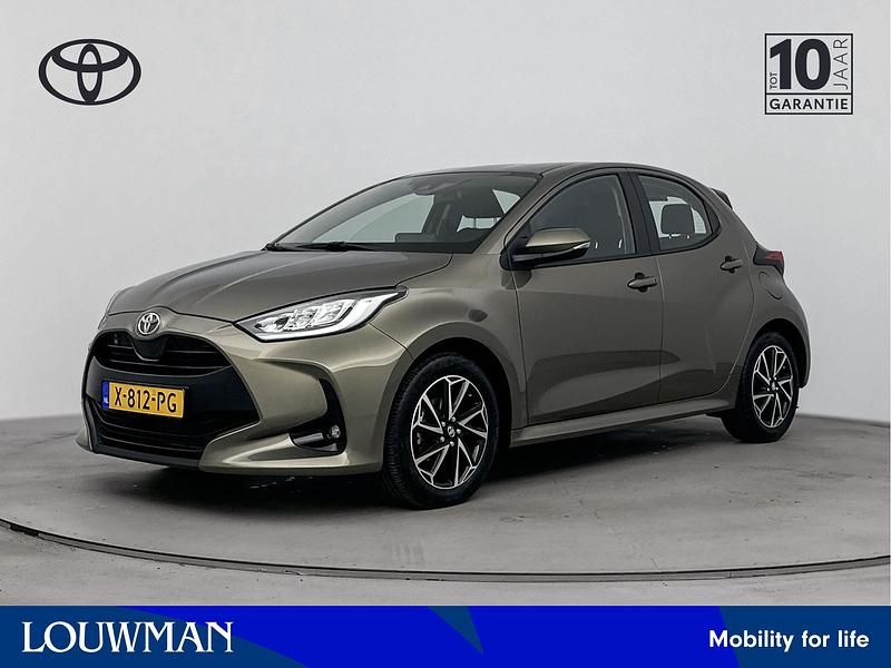 Groen Gebruikt 2024 Toyota Yaris Hatchback | € 22.445 (Eerlijke prijs) - Afbeelding 1/4