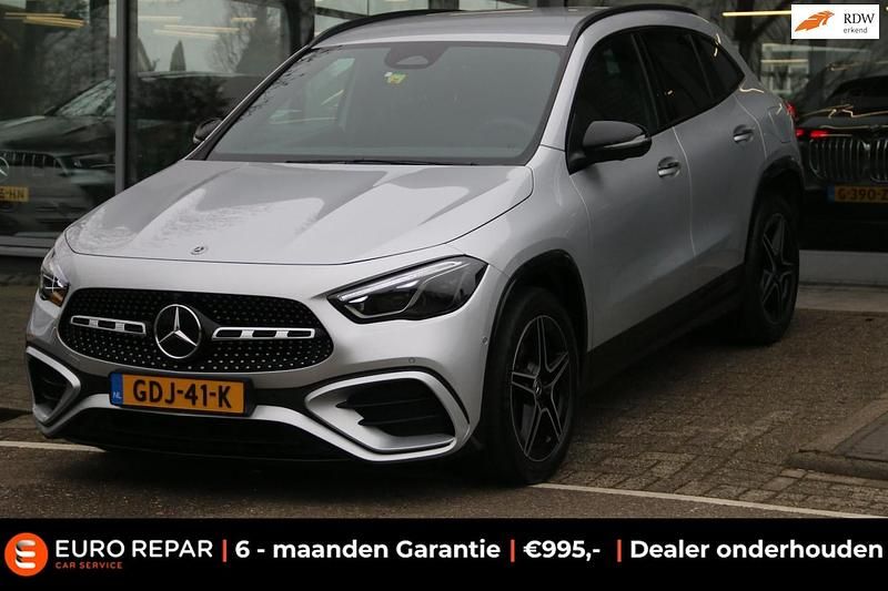 Grijs Occasion 2023 Mercedes GLA250 AMG line SUV | € 35.995 (Super prijs) - Afbeelding 1/4
