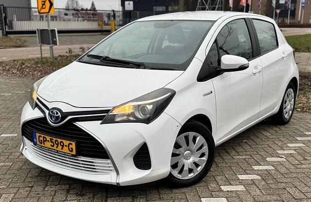 Occasion Toyota Yaris 75 PK (55 kW) 2015 Wit Hatchback