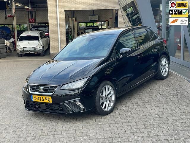 Zwart Gebruikt 2023 Seat Ibiza Business Hatchback | € 21.950 (Eerlijke prijs) - Afbeelding 1/4