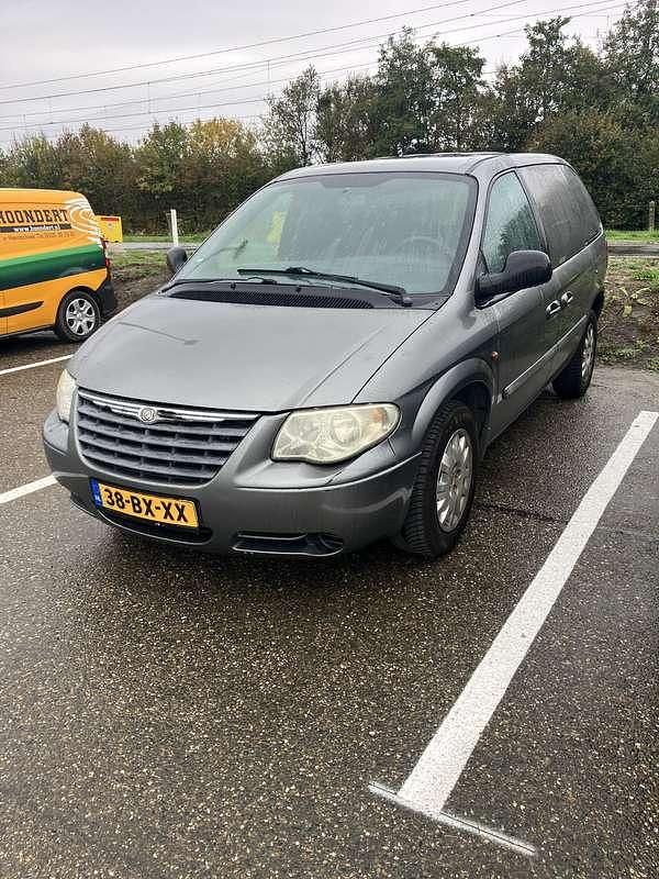Gebruikt 2006 Chrysler Voyager MPV | € 1.500 (Goede deal) - Afbeelding 1/4