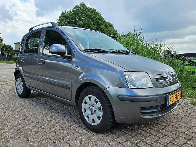 Grijs Gebruikt 2011 Fiat Panda Hatchback | € 1.799 (Eerlijke prijs) - Afbeelding 1/4