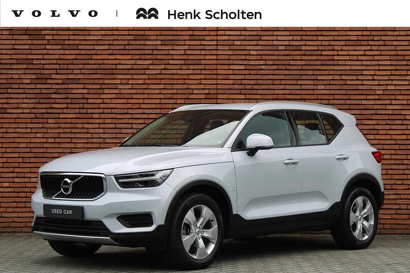 Grijs Gebruikt 2020 Volvo XC40 Momentum SUV | € 29.950 (Eerlijke prijs) - Afbeelding 1/4