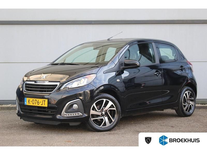Zwart Occasion 2020 Peugeot 108 Allure Hatchback | € 10.400 (Eerlijke prijs) - Afbeelding 1/4