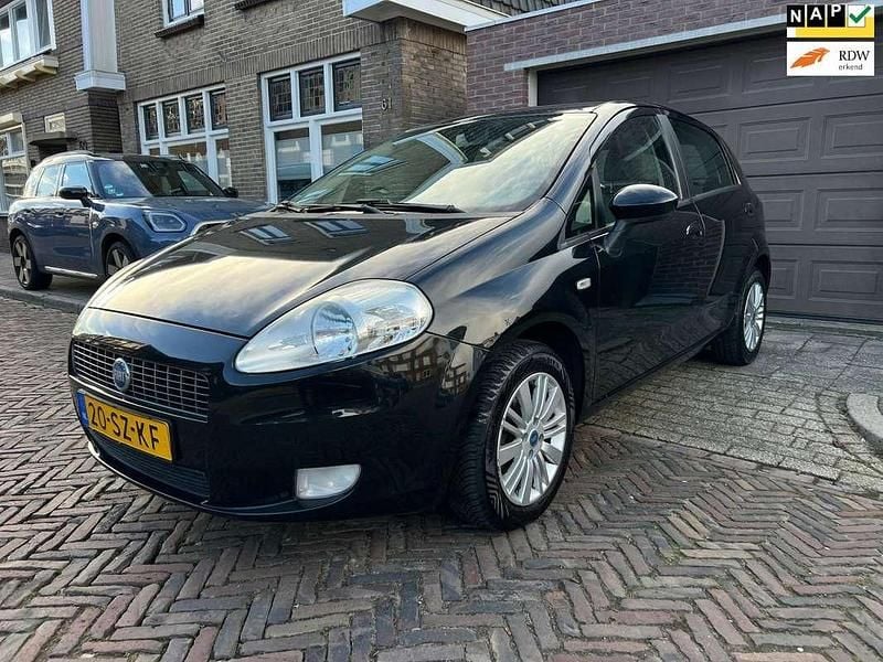 Occasion Fiat Grande Punto 78 PK (57 kW) 2006 Zwart Hatchback