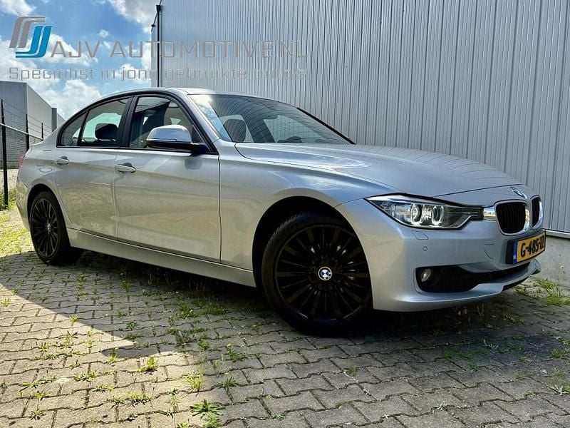 Grijs Gebruikt 2014 BMW 316 Executive Sedan | € 9.250 (Super prijs) - Afbeelding 1/4