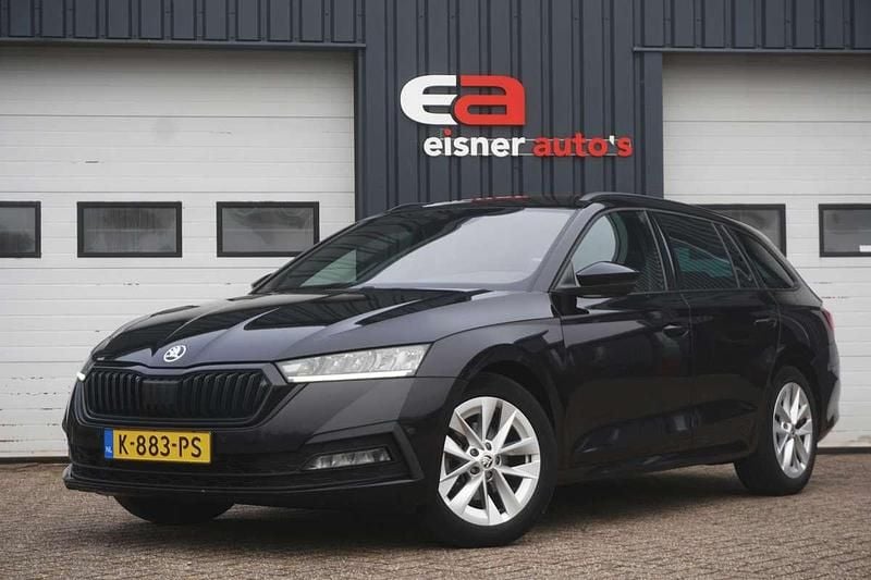 Zwart Gebruikt 2021 Skoda Octavia Sport Stationwagen | € 13.900 (Eerlijke prijs) - Afbeelding 1/4