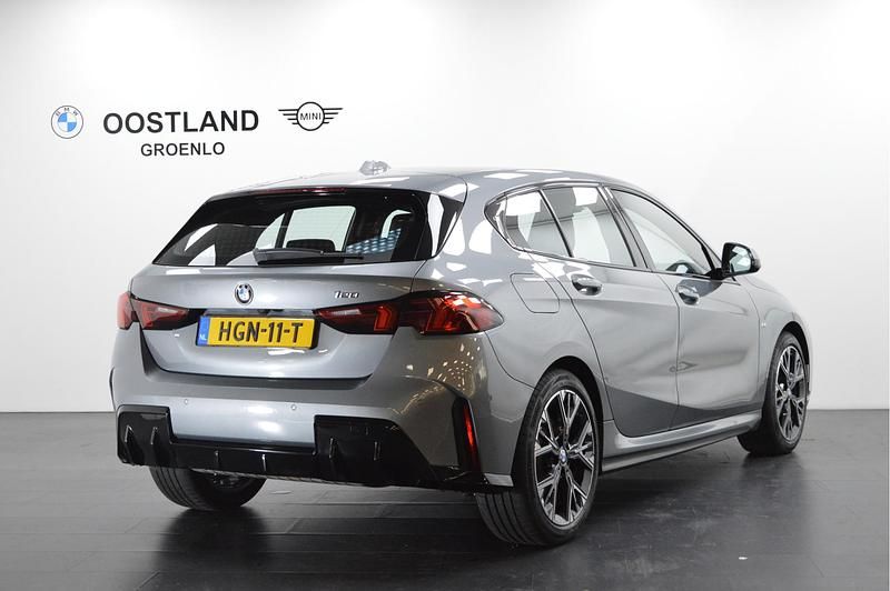 Occasion BMW 120 Comfort Edition 156 PK (114 kW) 2025 Grijs (metallic) Hatchback