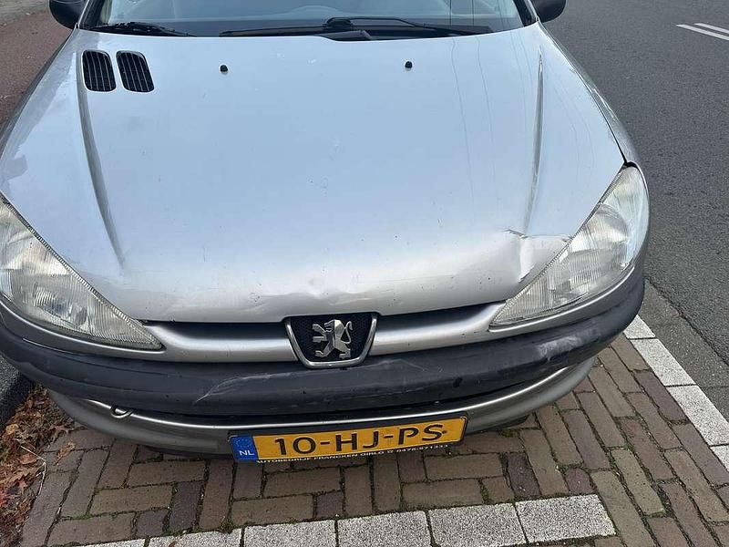 Occasion Peugeot 206 75 PK (55 kW) 2001 Grijs Hatchback