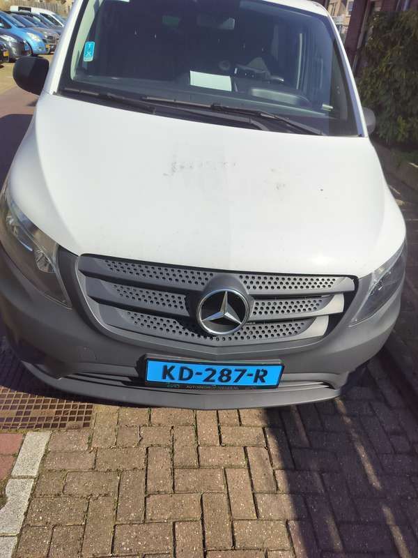 Wit Gebruikt 2016 Mercedes Vito MPV | € 20.000 - Afbeelding 1/4