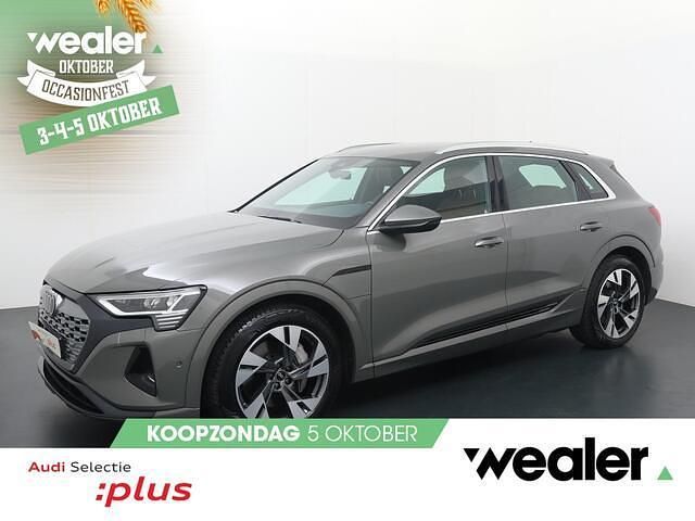 Grijs Gebruikt 2023 Audi Q8 e-tron Advanced SUV | € 49.940 - Afbeelding 1/3