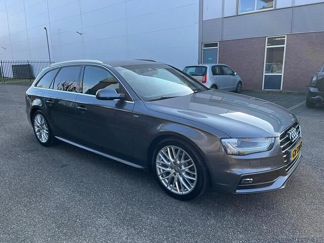 Occasion Audi A4 170 PK (125 kW) 2015 Grijs (metallic) Stationwagen
