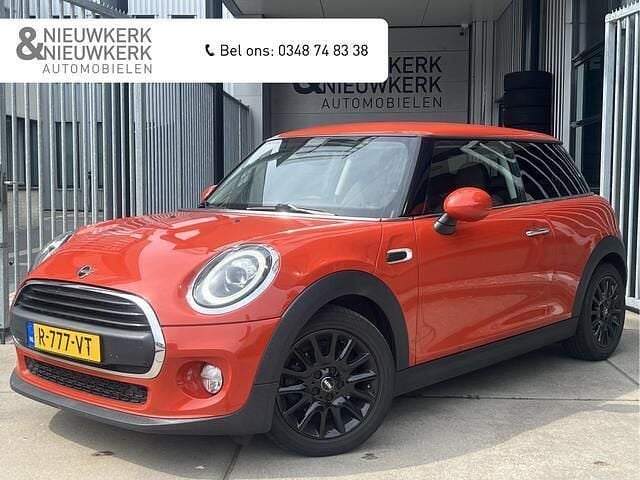 Oranje, metallic lak Gebruikt 2019 Mini ONE Pepper Hatchback | € 19.899 (Eerlijke prijs) - Afbeelding 1/4