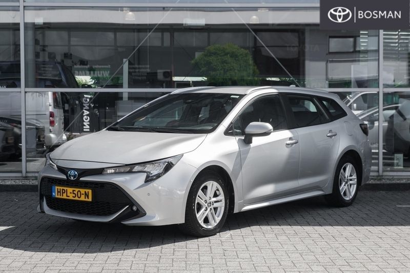 Grijs, metallic lak Gebruikt 2022 Toyota Corolla Active Stationwagen | € 20.950 (Goede deal) - Afbeelding 1/4