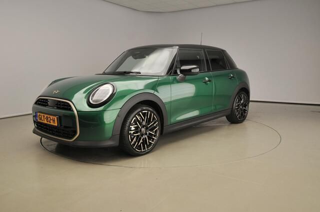 Groen Gebruikt 2024 Mini John Cooper Works Hatchback | € 41.900 - Afbeelding 1/4