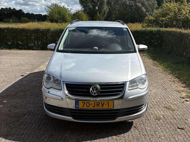 Zilver Gebruikt 2009 VW Touran Comfortline MPV | € 3.000 (Iets duurder) - Afbeelding 1/4