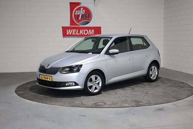 Grijs Gebruikt 2016 Skoda Fabia Business Line Hatchback | € 9.950 (Eerlijke prijs) - Afbeelding 1/4