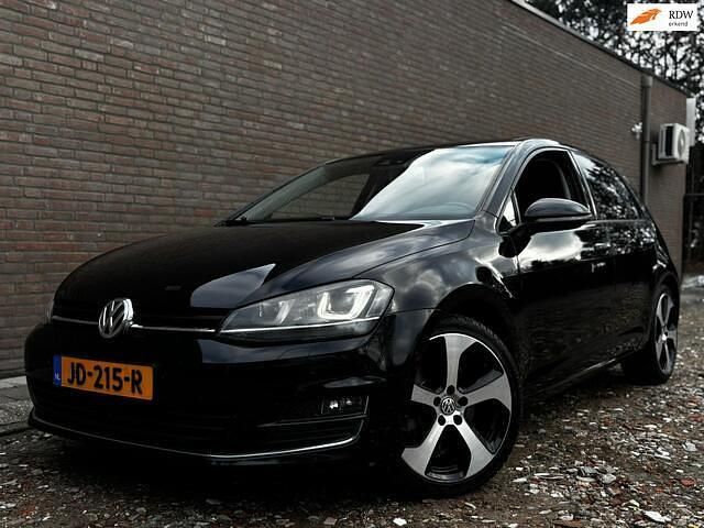 Zwart Occasion 2013 VW Golf VII Highline Hatchback | € 7.500 (Eerlijke prijs) - Afbeelding 1/4