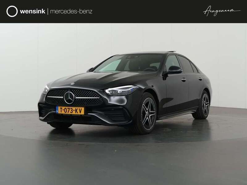 Zwart Gebruikt 2023 Mercedes C300e AMG line Sedan | € 46.850 (Eerlijke prijs) - Afbeelding 1/4