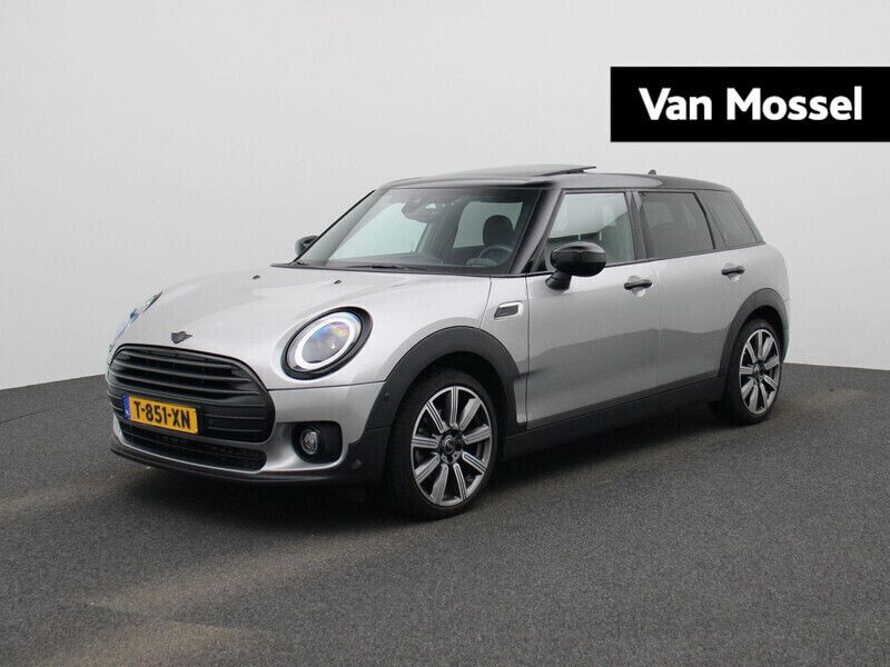 Grijs Gebruikt 2023 Mini Cooper Clubman Stationwagen | € 30.900 (Eerlijke prijs) - Afbeelding 1/4