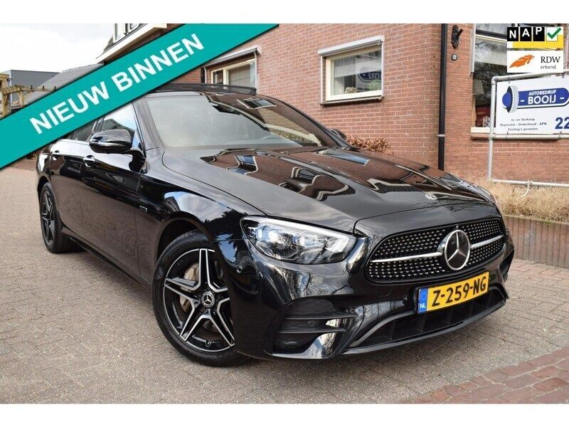 Zwart Gebruikt 2021 Mercedes E300 AMG line Sedan | € 49.945 (Iets duurder) - Afbeelding 1/4