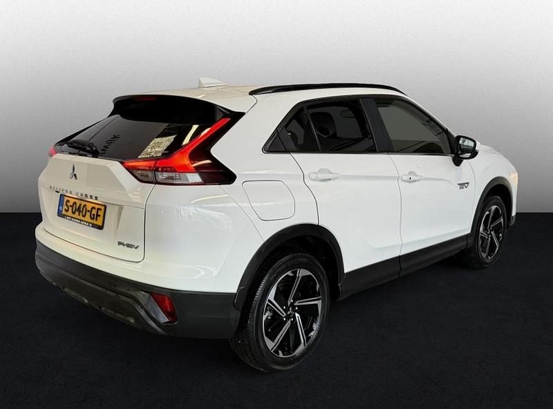 Occasion Mitsubishi Eclipse Cross Intense 97 PK (71 kW) 2022 White solid SUV