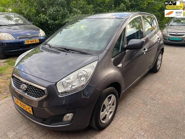 Grijs Gebruikt 2013 Kia Venga Plus Hatchback | € 4.450 (Goede deal) - Afbeelding 1/4