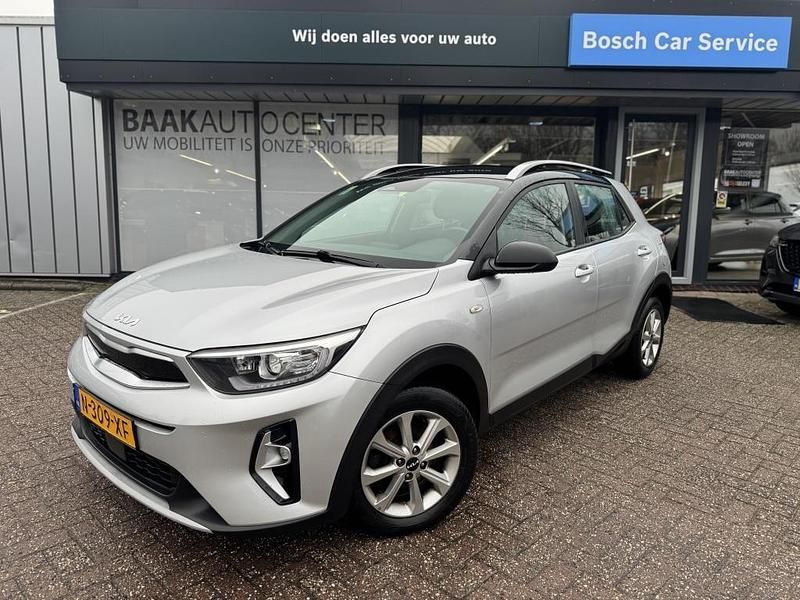 Grijs Occasion 2022 Kia Stonic SUV | € 16.950 (Goede deal) - Afbeelding 1/4